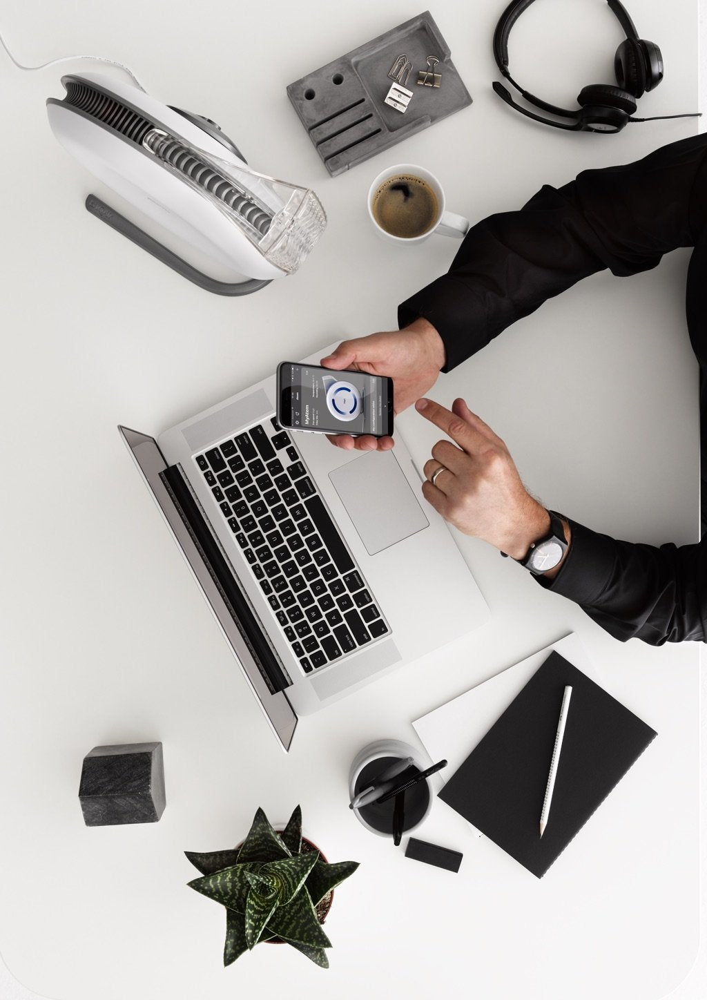 IQAir Atem desk